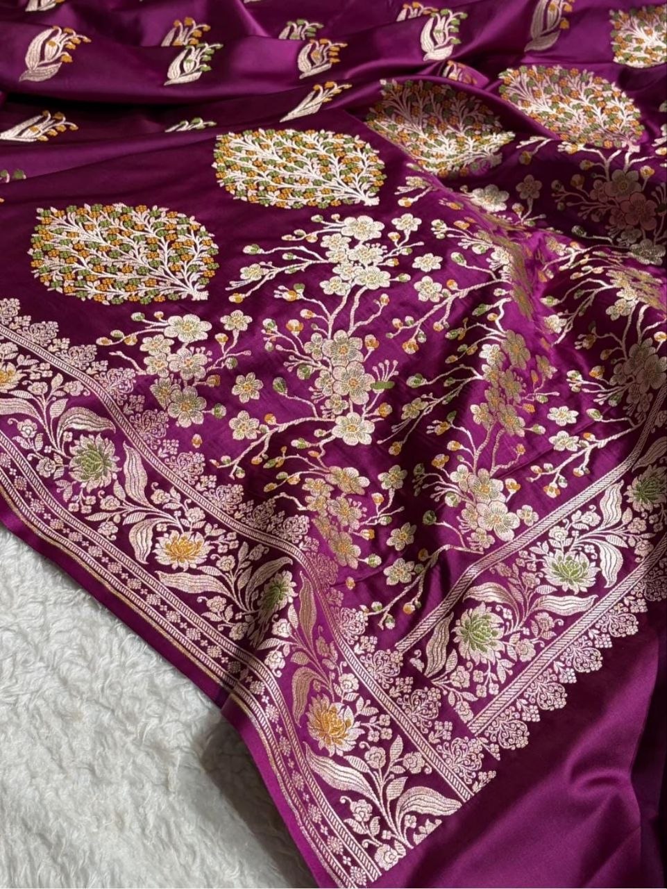 Timeless Mashru Satin Silk Banarasi Saree with Traditional Scalloped Border