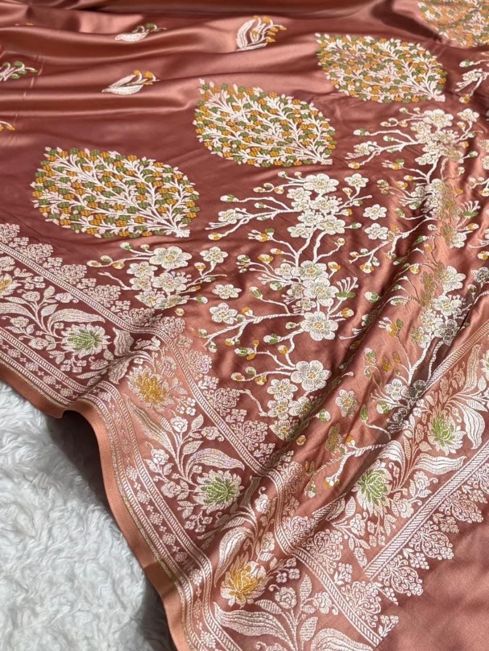 Timeless Mashru Satin Silk Banarasi Saree with Traditional Scalloped Border