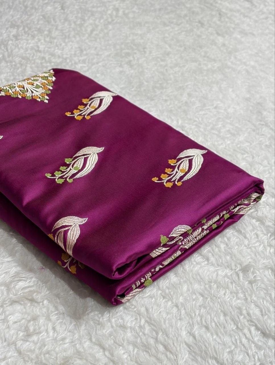Timeless Mashru Satin Silk Banarasi Saree with Traditional Scalloped Border